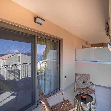 Anogi 公寓式酒店 4*